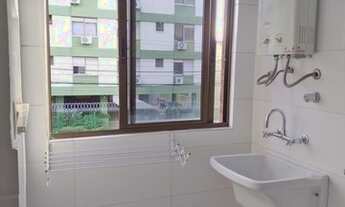 Imagem 4: 2 dormitórios, semi-mobiliado e de frente para a Rua Alberto Silva