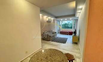 Imagem 5: Apartamento de 2 quartos, silencioso, super agradável, com janelão com vista para uma bela