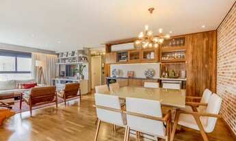 Imagem 2: TOTALMENTE REFORMADO E ATUALIZADO COM TRÊS SU[ITES!!