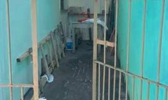 Imagem 2: CASA NO PARQUE DEZ / DUAS CASAS NO MESMO TERRENO/ ACEITA FINANCIAMENTO