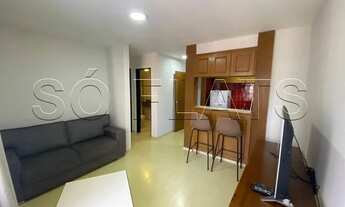 Imagem: Flat mobiliado com 42m² com quarto, sala