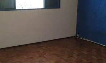 Imagem: Quarto individual masculino mobiliado com