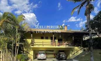 Imagem 3: Casa de condomínio para venda tem 220 metros quadrados com 4 quartos