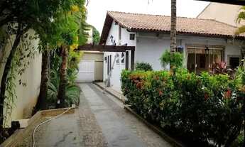 Imagem 2: Casa para Venda em Nova Iguaçu, CENTRO, 3 dormitórios, 1 suíte, 2 banheiros, 2 vagas