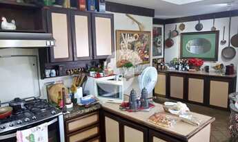 Imagem 3: Casa para venda possui 550 m² com 5 quartos em Piratininga - Niterói - RJ