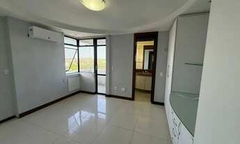 Imagem 4: Vende-se amplo apartamento com 264 m², quatro suítes, em Candelária