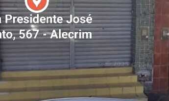 Imagem: Vende-se prédio comercial. No coração