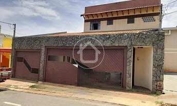 Imagem: CASA GRANDE COM APTIDÃO COMERCIAL