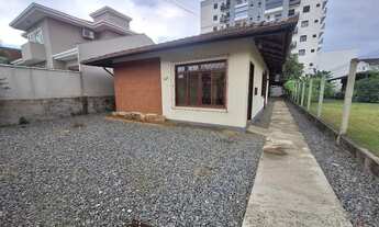 Imagem: Casa com 03 dormitórios - Bairro Anita