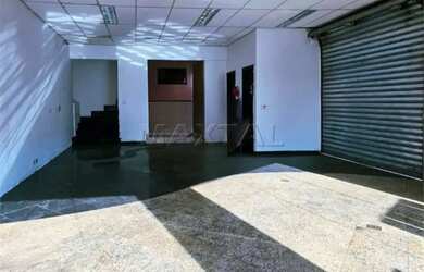 Imagem 3: Excelente oportunidade. Venha conhecer esta loja comercial na Avenida Água Fria, com 10 va