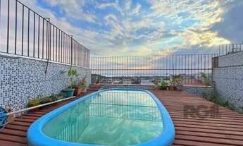 Imagem 2: Casa em Porto Alegre, no bairro Ipanema, com 3 dormitório(s), e 3 banheiros, à v