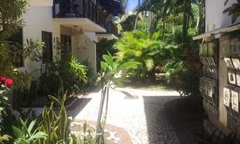 Imagem 3: Casa semi geminada - ACABAMENTO IMPECÁVEL - Farol de Itapuã com 3 suítes!