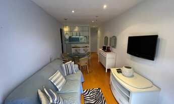 Imagem 3: Apartamento para venda possui 60 metros quadrados com 2 quartos em Lagoa - Rio de Janeiro