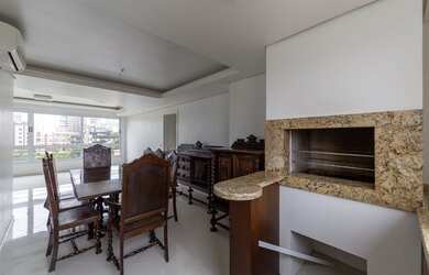 Imagem 6: Apartamento 3 dormitórios bairro Petrópolis Porto Alegre. Em andar alto com 144 m², 3 suit