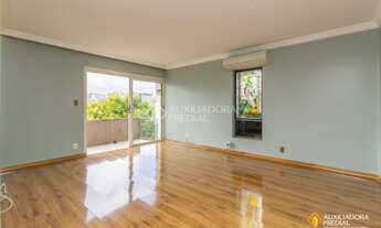 Imagem 5: MORE EM FRENTE AO PARÇÃO