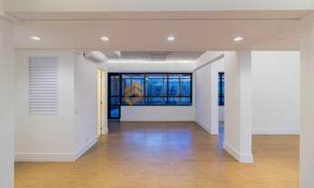 Imagem 2: CONJUNTO COMERCIAL NA GRANJA VIANA KM 22 RAPOSO COM 5 VAGAS DE GARAGEM!