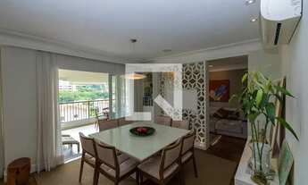 Imagem 4: Apartamento para aluguel possui 232 metros quadrados com 4 quartos