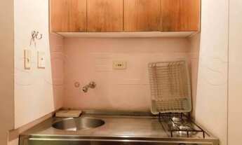 Imagem 4: Flat do lado da Avenida Paulista com 1x dormitório com sala avarandada super aprazível sem