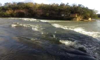 Imagem 2: Rancho a 800 mas da cachoeira