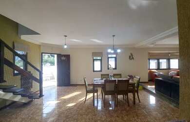 Imagem 3: Casa de condomínio para aluguel possui 217 metros quadrados com 4 quartos