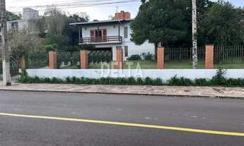 Imagem 5: Casa com linda vista, 4 dormitórios, sendo uma suíte e 2 vagas cobertas REF: 252