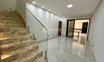 Imagem 2: Casa de condomínio sobrado para venda tem 280 metros quadrados com 4 quartos