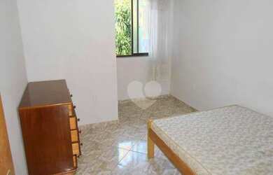 Imagem 4: Casa duplex em condomínio, aceita permuta, com sala, varanda, 2 quartos(1 suíte), vaga, à