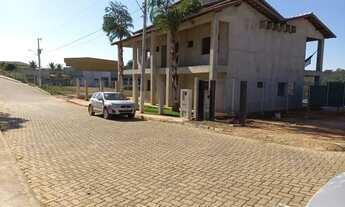 Imagem 2: Casa de condomínio sobrado para venda tem 600 metros quadrados com 5 quartos