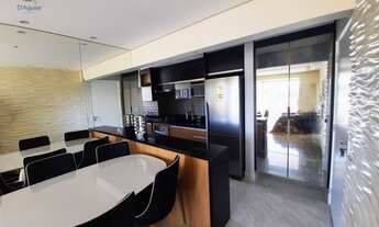 Imagem 6: 2 dormitórios, sala ampla com uma varanda ampliada já com vidro grande na sacada