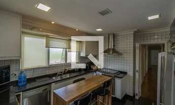 Imagem 7: Apartamento para aluguel possui 232 metros quadrados com 4 quartos