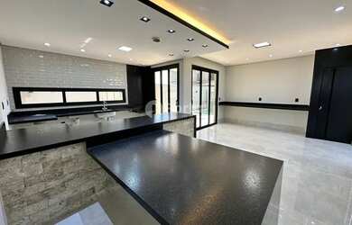 Imagem 6: Casa de condomínio sobrado para venda tem 280 metros quadrados com 4 quartos