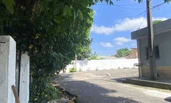 Imagem 5: Aluga Casa de 3/4 sendo uma suíte e três vagas e quintal !