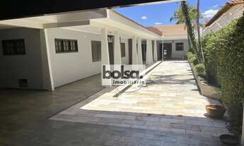 Imagem: Casa Espaçosa com 3 Dormitórios (2 Suítes)