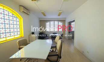 Imagem: Entrada para duas ruas. Ao lado do Parque