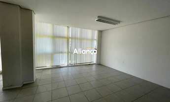 Imagem 4: Sala e Conjunto comercial em andar inteiro para locação com alarme, cozinha e cofre no bai