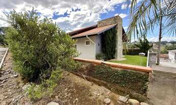 Imagem 2: Casa à venda com 4 quartos, sendo 1 suíte