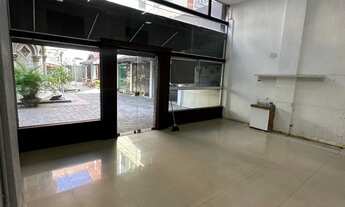 Imagem 3: VENDO OU ALUGO ACEITO CARRO EM TROCAR LOJA c/ 80 m², Shopping Barra World