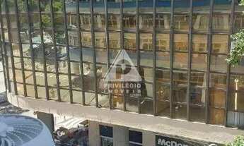 Imagem 3: Privilégio Imóveis vende sala toda reformada no Centro do Rio