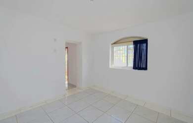 Imagem 6: Casa de 2 dormitórios para aluguel no bairro Areal em Pelotas RS, imóvel amplo, bem locali