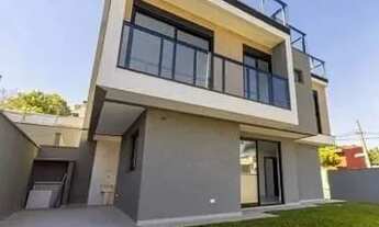 Imagem 2: Sobrado de esquina a venda no Pilarzinho