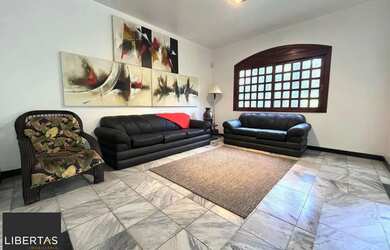 Imagem: Casa com 04 quartos (01 suíte) 02 vagas