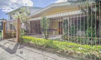 Imagem: Casa ampla com pátio, edícula e terraço