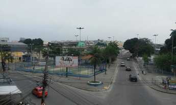 Imagem: Vendo 4 Lojas 2 Apartamentos Área livre