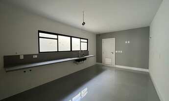 Imagem 7: Casa para venda tem 315 metros quadrados com 5 quartos