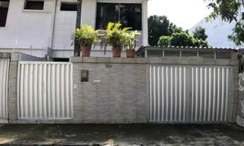 Imagem: Casa com 4 quartos (1 suíte), dependência