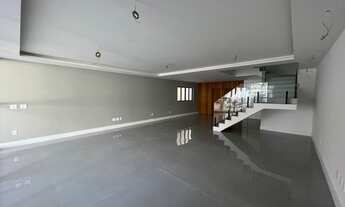 Imagem 2: Casa para venda tem 315 metros quadrados com 5 quartos