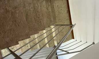 Imagem 4: Sobrado para venda possui 250 metros quadrados com 3 quartos em Buraquinho - Lauro de Frei