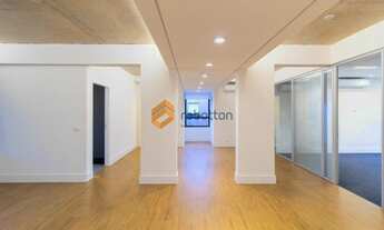 Imagem 4: CONJUNTO COMERCIAL NA GRANJA VIANA KM 22 RAPOSO COM 5 VAGAS DE GARAGEM!