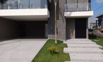 Imagem 1: Casa nova no condomínio Real Park Arujá para venda possui 300 metros quadrados com 4 quart