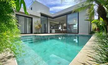 Imagem 4: Casa de condomínio térrea para venda possui 225 metros quadrados com 4 quartos